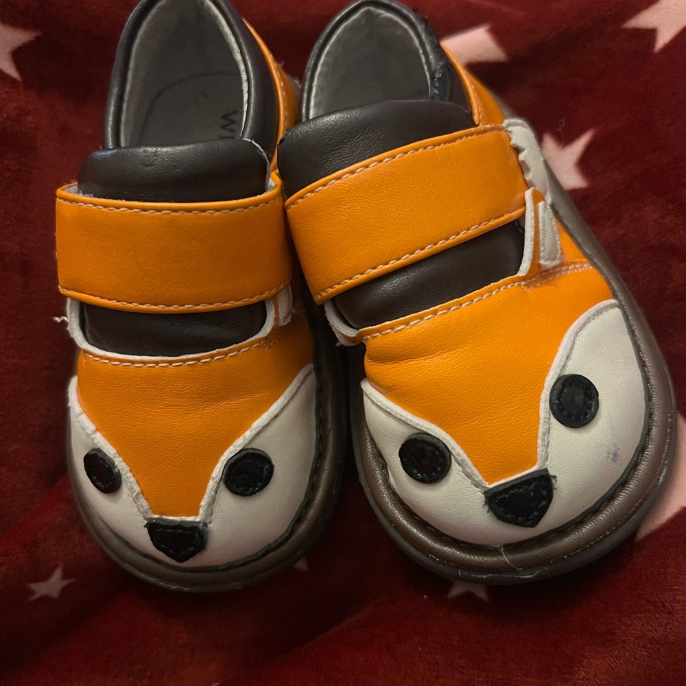 Charming Fox Design Baby Shoes in Orange and White